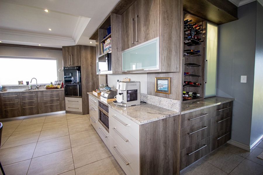 6 Bedroom Property for Sale in Kleinbaai Western Cape